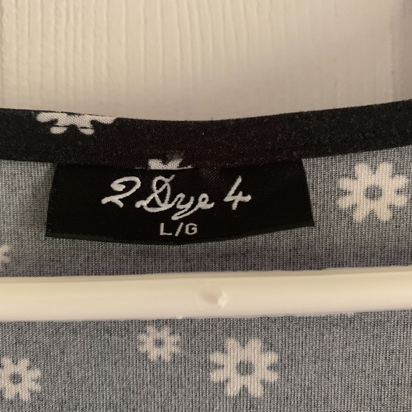 2 Dye 4 Black Floral Top - Picture 5 of 5